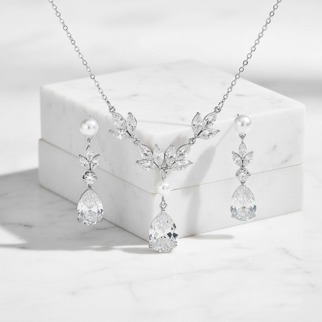 CUBIC ZIRCONIA COLLECTION - CHIC PEARL NECKLACE SET - CZNK264 SILVER