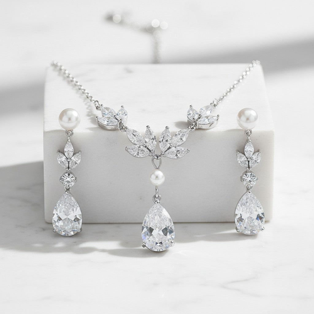 CUBIC ZIRCONIA COLLECTION - CHIC PEARL NECKLACE SET - CZNK264 SILVER