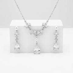 CUBIC ZIRCONIA COLLECTION - CHIC PEARL NECKLACE SET - CZNK264 SILVER