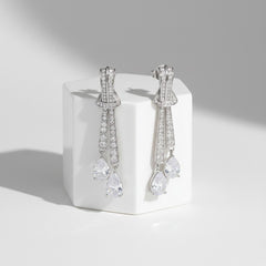 CUBIC ZIRCONIA COLLECTION - CHIC CRYSTAL DROP EARRINGS - CZER863 SILVER