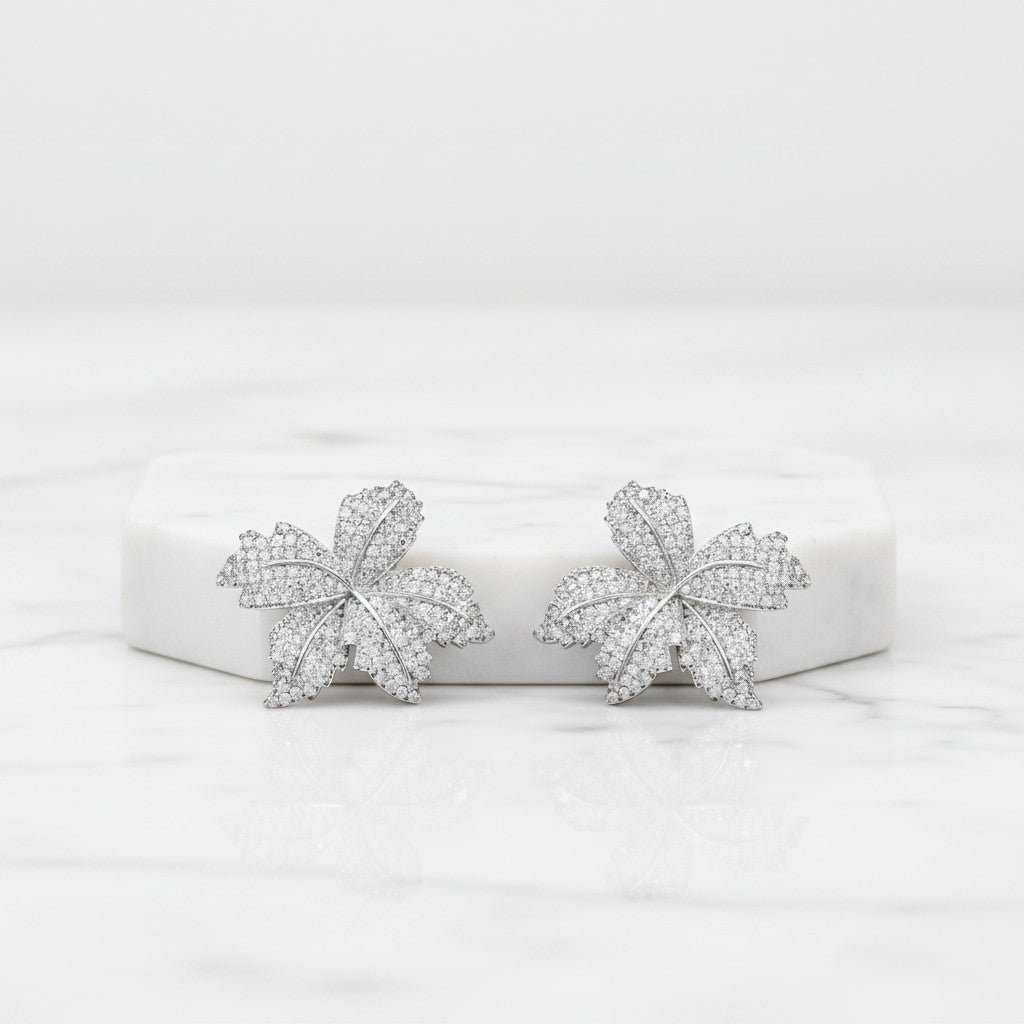 CUBIC ZIRCONIA COLLECTION -VINTAGE CRYSTAL EARRINGS - SILVERB CZER865