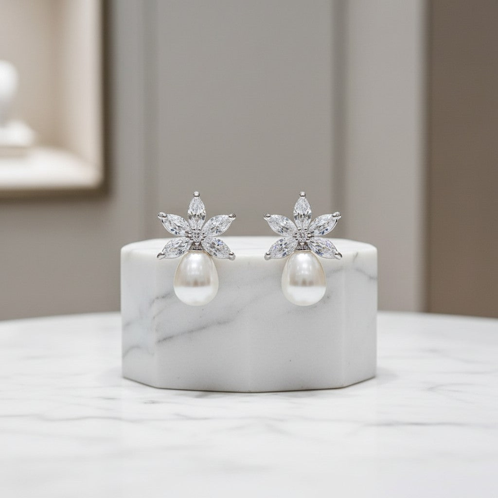 CUBIC ZIRCONIA COLLECTION - CHIC GEM EARRINGS - CZER855 SILVER