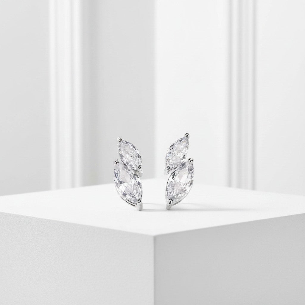 CUBIC ZIRCONIA COLLECTION - SIMULATED DIAMOND STUD EARRINGS - CZER887 SILVER