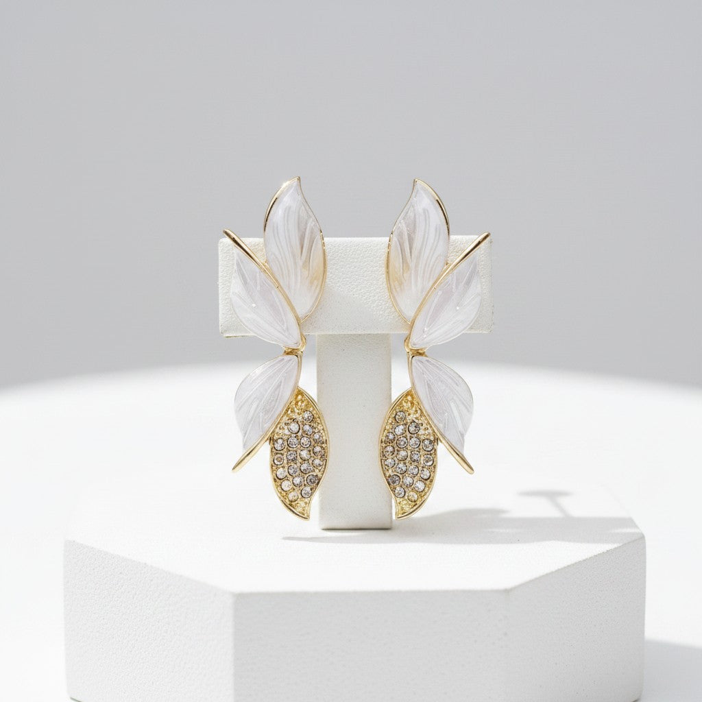ATHENA COLLECTION - CHIC DROP EARRINGS -WHITE -CZER895
