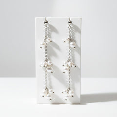 ATHENA COLLECTION - DAINTY PEARL EARRINGS - CZER897 SILVER