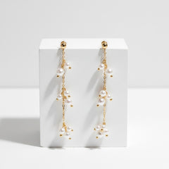 ATHENA COLLECTION - DAINTY PEARL EARRINGS - CZER897 GOLD