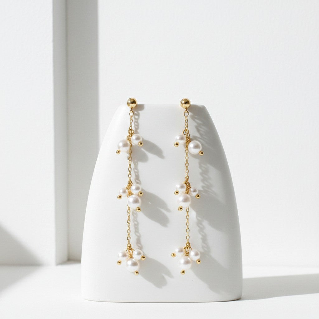 ATHENA COLLECTION - DAINTY PEARL EARRINGS - CZER897 GOLD