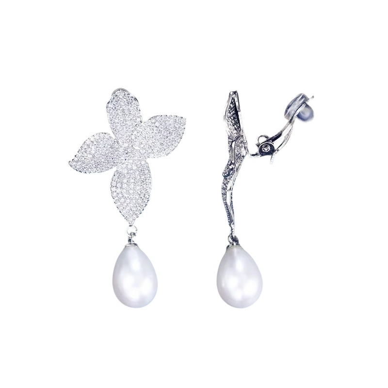 CUBIC ZIRCONIA COLLECTION - CRYSTAL ALLURE CLIP ON EARRINGS - CZER901 SILVER