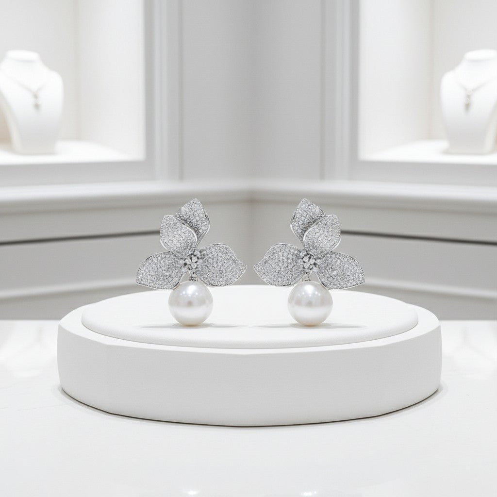CUBIC ZIRCONA COLLECTION - VINTAGE HEIRLOOM EARRINGS - CZER906 SILVER