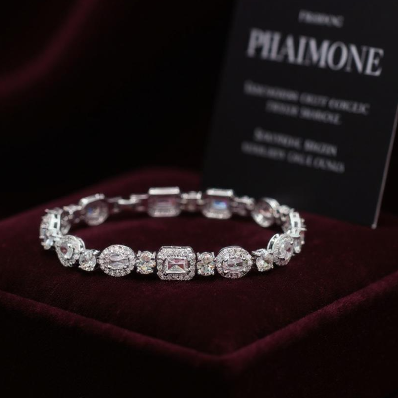 CUBIC ZIRCONIA COLLECTION - STATEMENT CRYSTAL BRACELET - BR174 SILVER