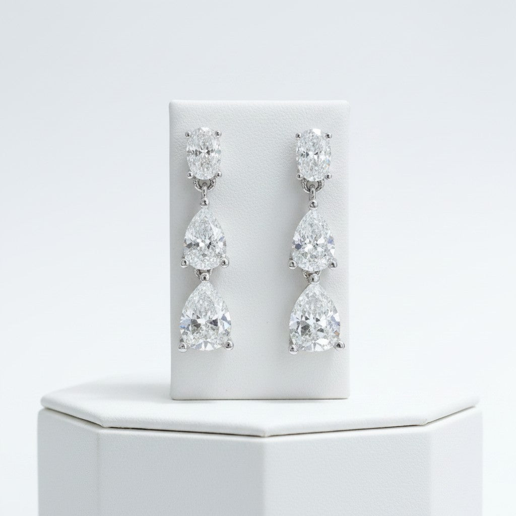 CUBIC ZIRCONIA COLLECTION - SIMULATED DIAMOND DROP EARRINGS -CZER914 SILVER