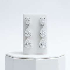 CUBIC ZIRCONIA COLLECTION - SIMULATED DIAMOND DROP EARRINGS -CZER914 SILVER