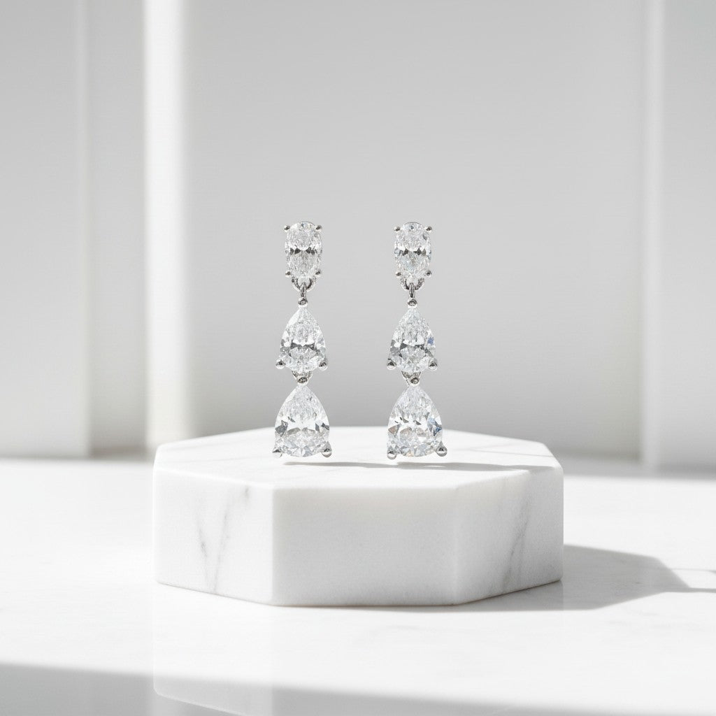 CUBIC ZIRCONIA COLLECTION - SIMULATED DIAMOND DROP EARRINGS -CZER914 SILVER