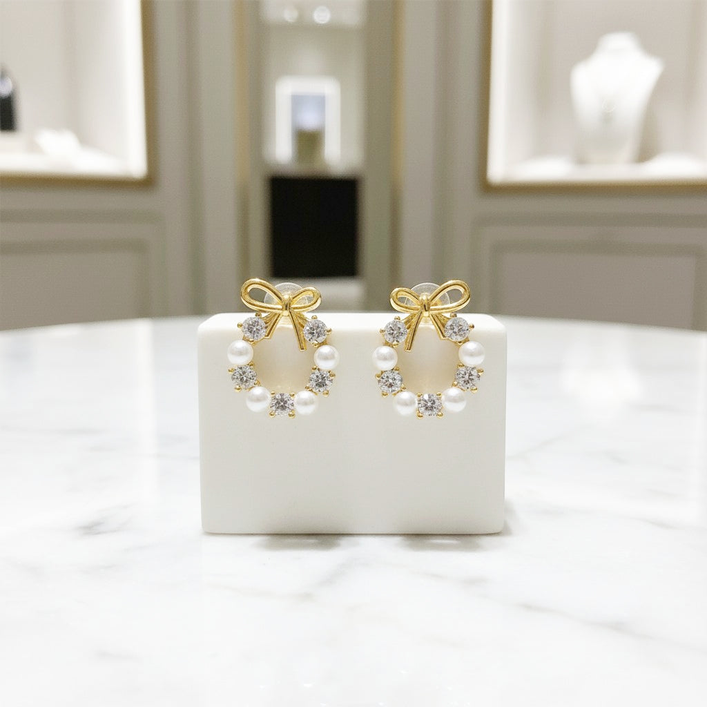 ATHENA COLLECTION - CHIC PEARL BOW EARRINGS - CZER915 GOLD