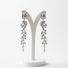 CUBIC ZIRCONIA COLLECTION - CRYSTAL DAZZLING DROP EARRINGS - CZER923 SILVER