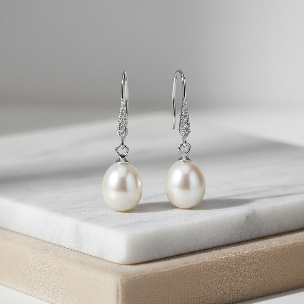 CUBIC ZIRCONIA COLLECTION - CHIC FRESHWATER PEARL EARRINGS - CZER925 SILVER