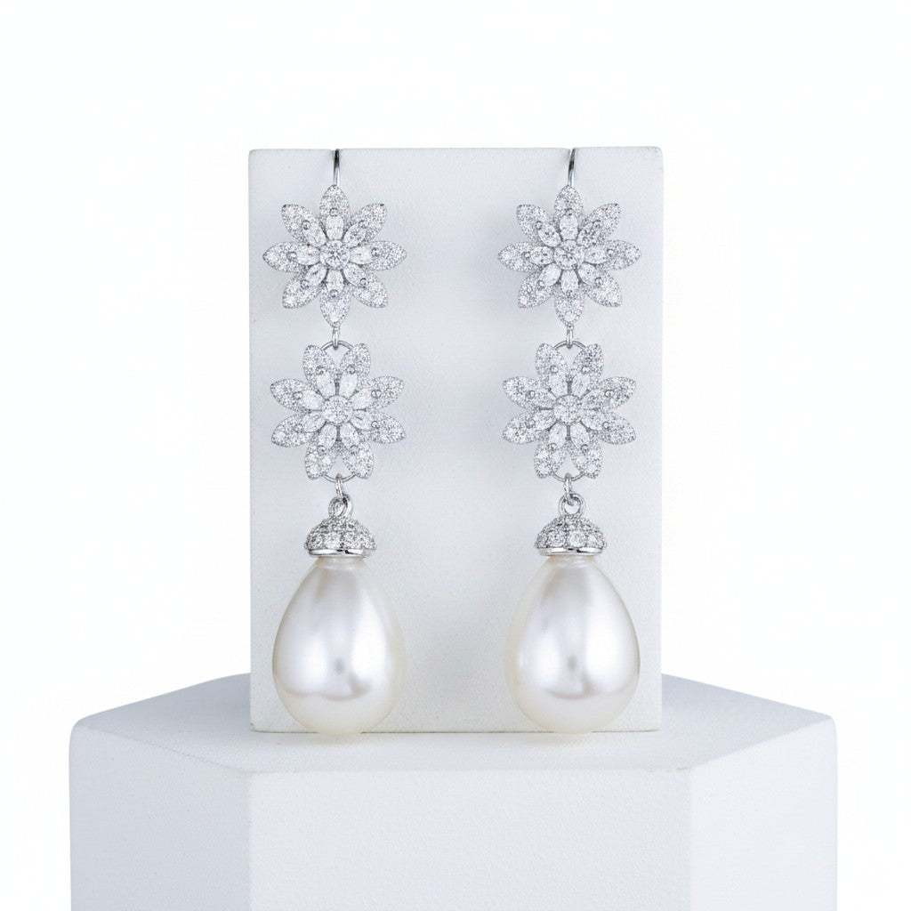 CUBIC ZIRCONIA COLLECTION - LUXE PEARL EARRINGS - CZER930 SILVER