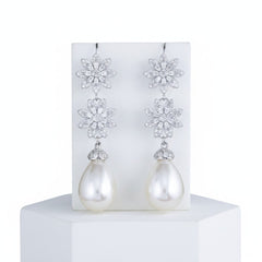 CUBIC ZIRCONIA COLLECTION - LUXE PEARL EARRINGS - CZER930 SILVER