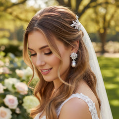 CUBIC ZIRCONIA COLLECTION - CRYSTAL CLUSTER EARRINGS - CZER931 SILVER