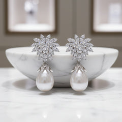 CUBIC ZIRCONIA COLLECTION - CRYSTAL CLUSTER EARRINGS - CZER931 SILVER