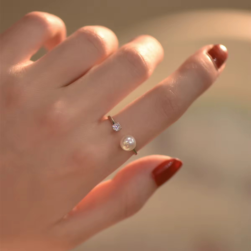 CUBIC ZIRCONIA COLLECTION - FRESHWATER PEARL FINGER RING - R22