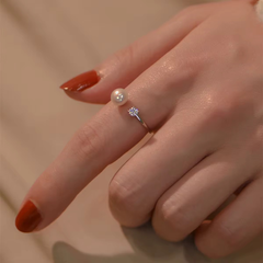 CUBIC ZIRCONIA COLLECTION - FRESHWATER PEARL FINGER RING - R22