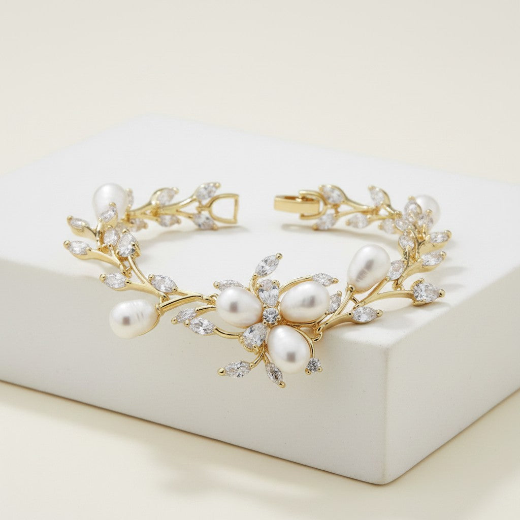 CUBIC ZIRCONIA - CHIC PEARL BRACELET - GOLD (BRA5)