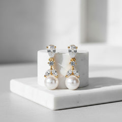CUBIC ZIRCONIA COLLECTION - GRACEFUL GOLD PEARL EARRINGS - ER346 Gold