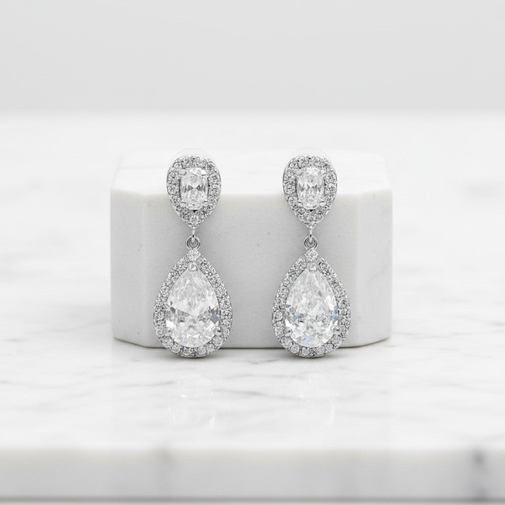CUBIC ZIRCONIA COLLECTION - Chic Crystal Earrings - CZER369