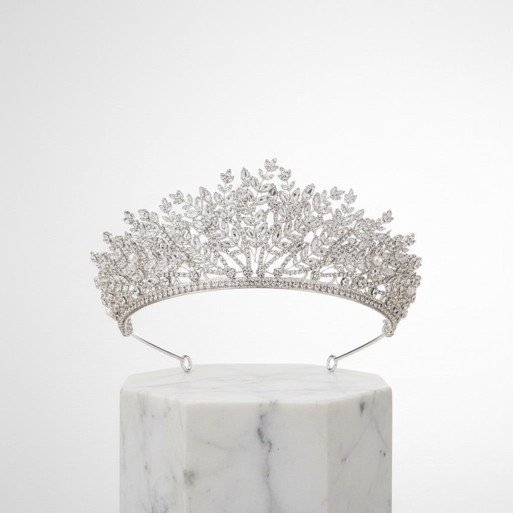 CUBIC ZIRCONIA COLLECTION - LUXE STATEMENT TIARA - AHB251 SILVER