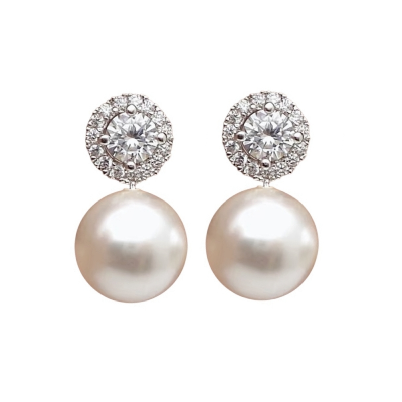 CUBIC ZIRCONIA COLLECTION - LUXE PEARL DROP EARRINGS - CZER939 SILVER
