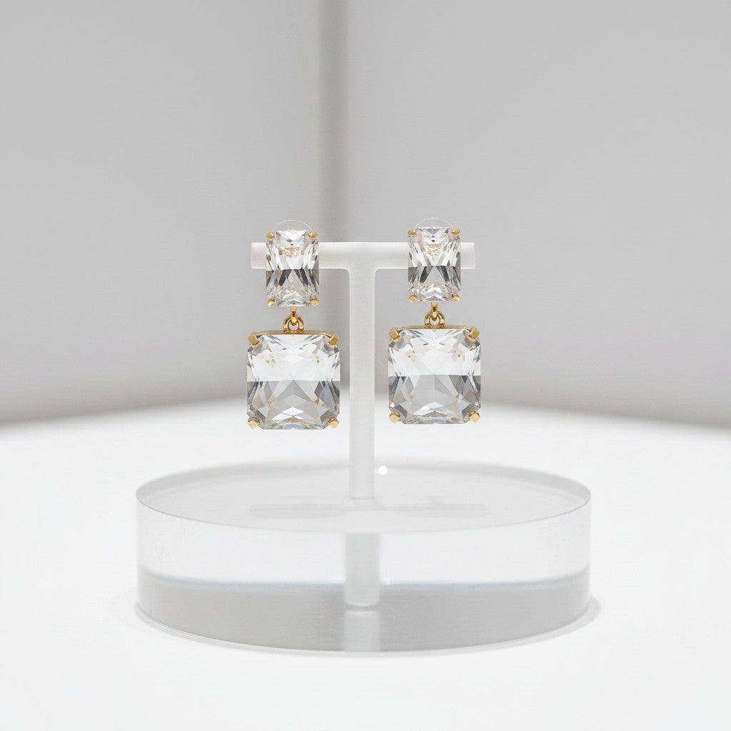 ATHENA COLLECTION - GOLD CRYSTAL DROP EARRINGS - CZER944 GOLD