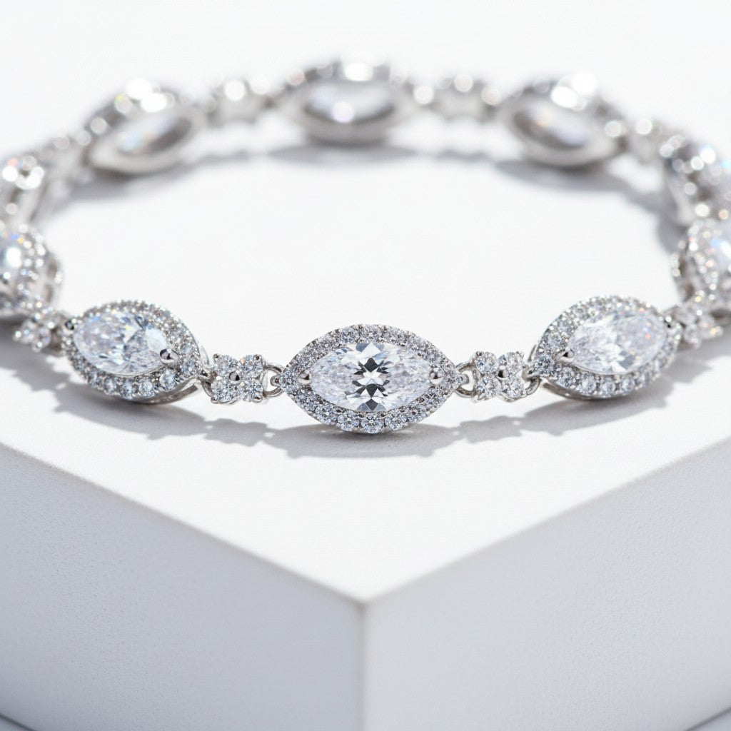 CUBIC ZIRCONIA COLLECTION - STYLISH STARLET BRACELET - BR183 SILVER