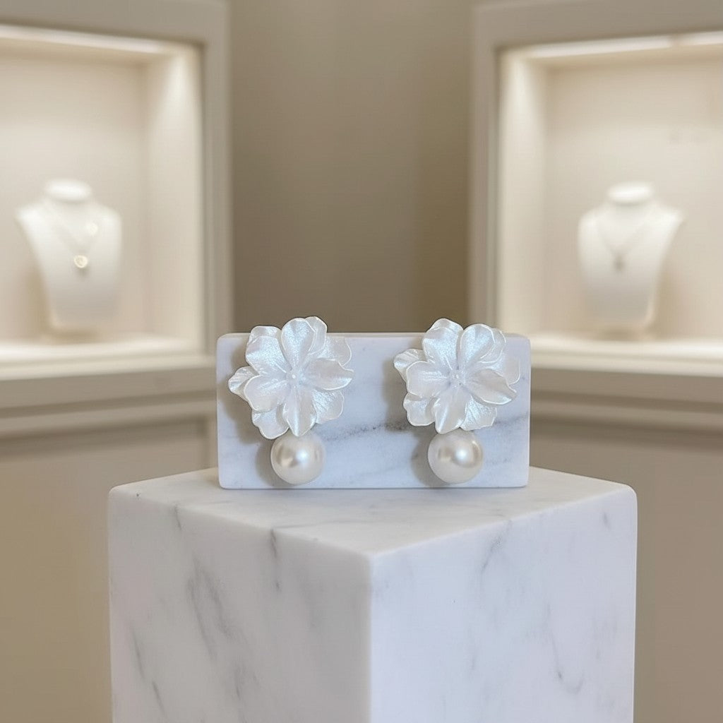 CUBIC ZIRCONIA COLLECTION - CHIC FLOWER PEARL EARRINGS - CZER960 IVORY