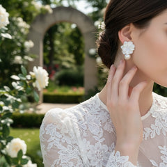 CUBIC ZIRCONIA COLLECTION - CHIC FLOWER PEARL EARRINGS - CZER960 IVORY