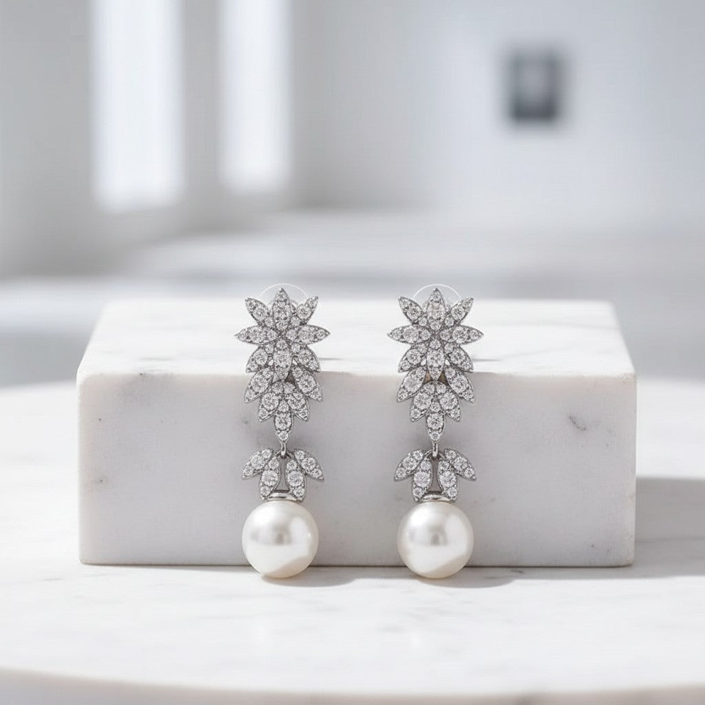 CUBIC ZIRCONIA COLLECTION - VINTAGE COUTURE EARRINGS - CZER961 SILVER