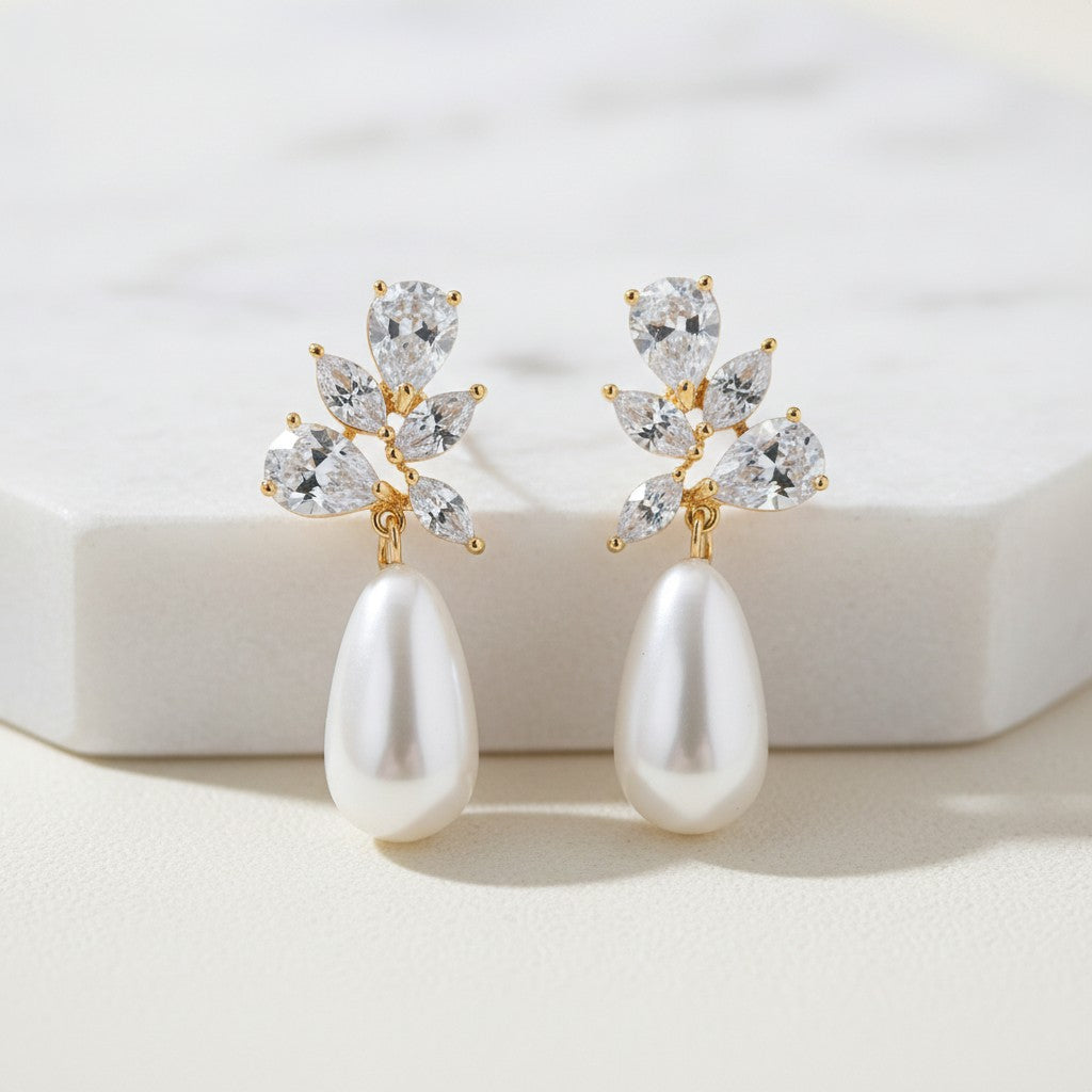 CUBIC ZIRCONIA COLLECTION - PEARL ELEGANCE EARRINGS - CZER898 GOLD