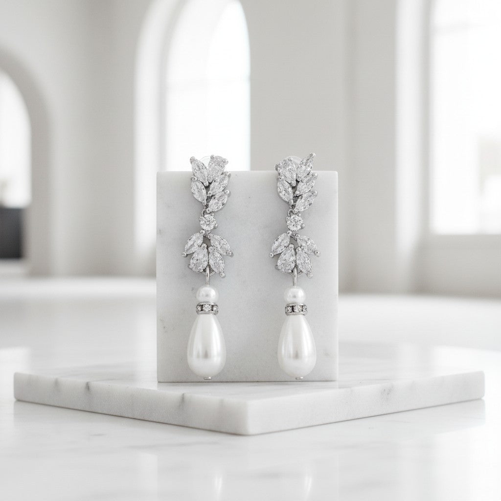 CUBIC ZIRCONIA COLLECTION - PEARL CHIC EARRINGS - (CZER481)
