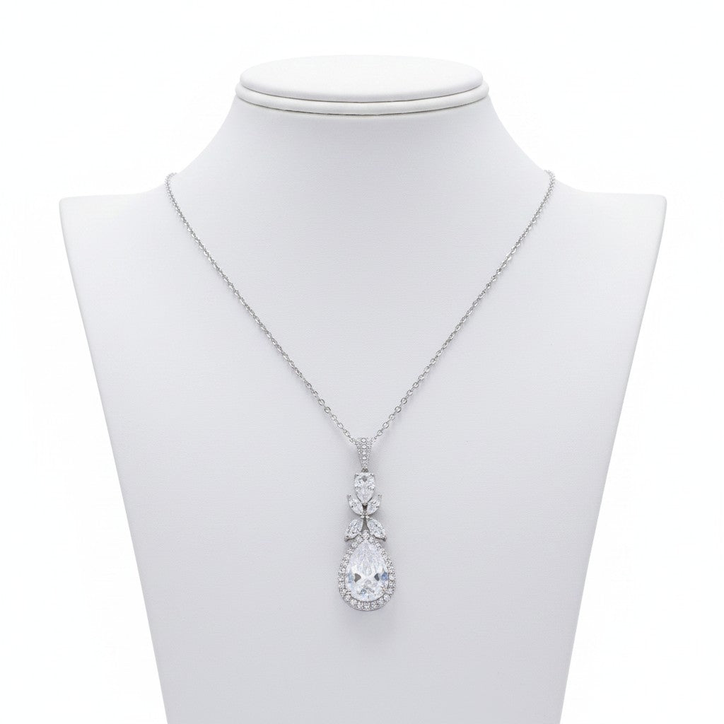 CUBIC ZIRCONIA COLLECTION - CRYSTAL SPARKLE NECKLACE - CZNK89 (SILVER)