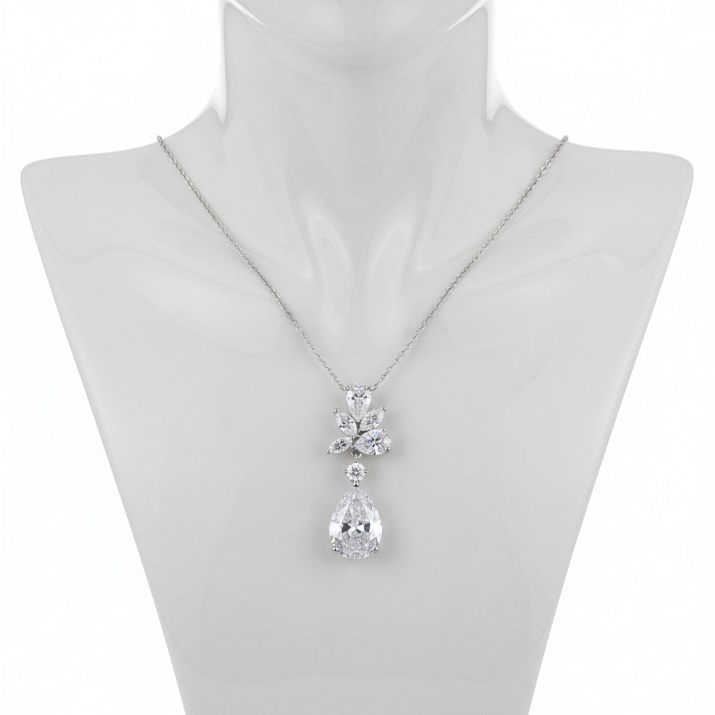 CUBIC ZIRCONIA COLLECTION - EXQUISITE STARLET NECKLACE - CZNK90 - SILVER