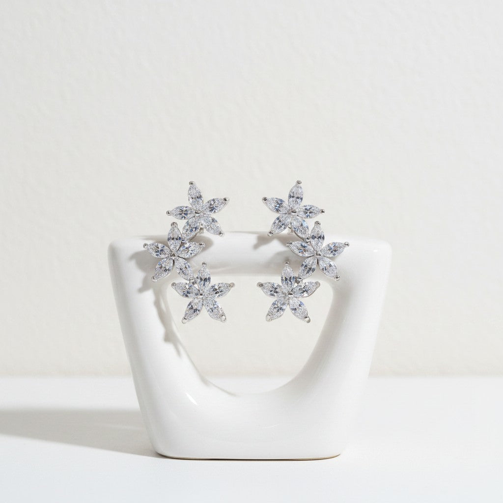 CUBIC ZIRCONIA COLLECTION - DAINTY SPARKLE EARRINGS - CZER483 - SILVER