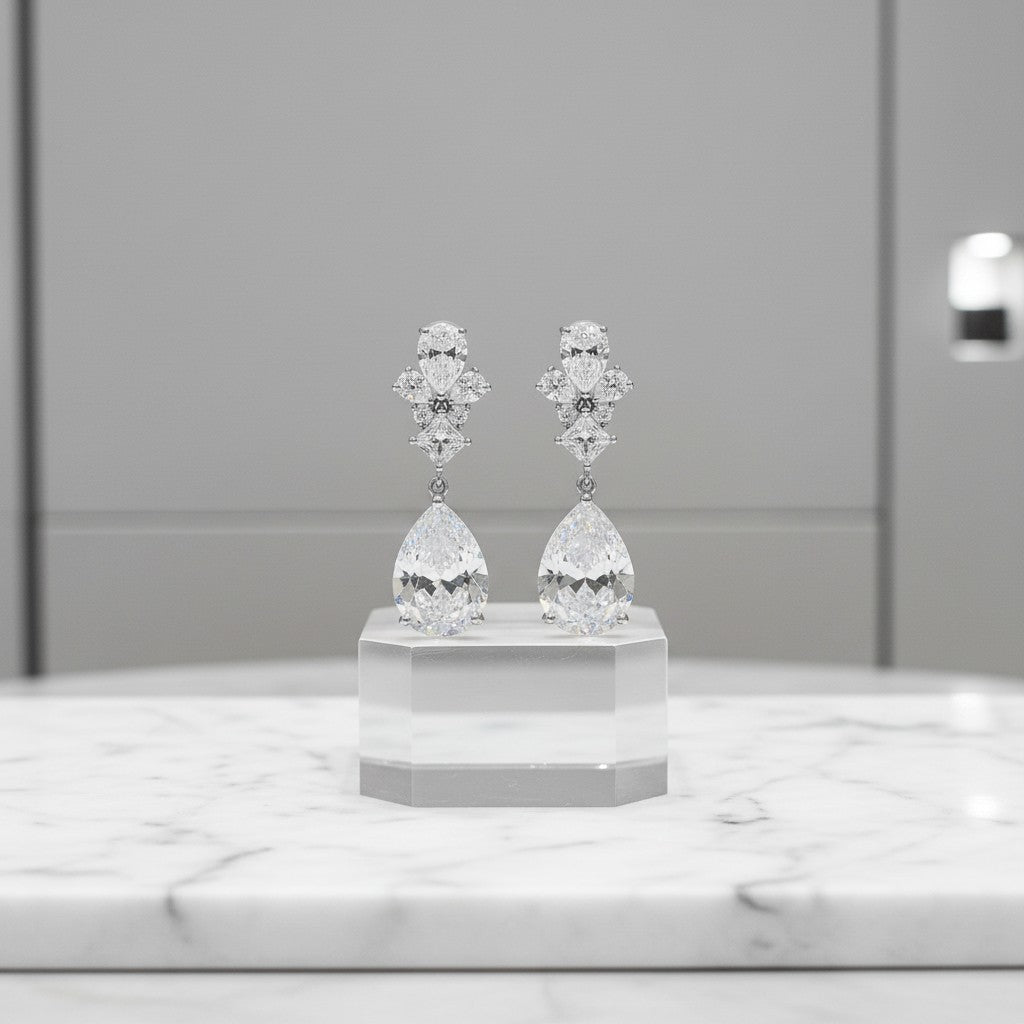 CUBIIC ZIRCONIA COLLECTION - EXQUISITE TEARDROP CRYSTAL EARRINGS - CZER485 SILVER