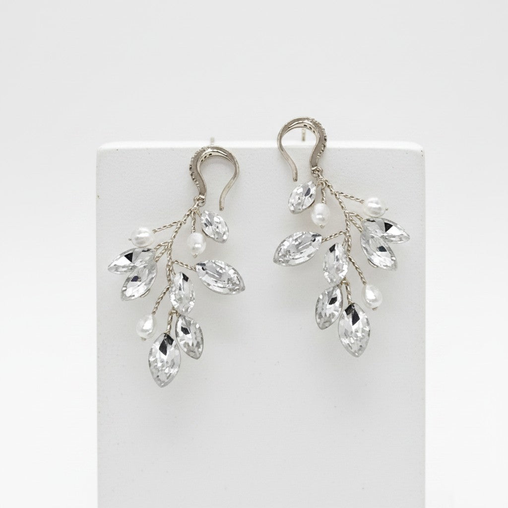 ATHENA COLLECTION - PEARL VINE EARRINGS - (ER488) SILVER