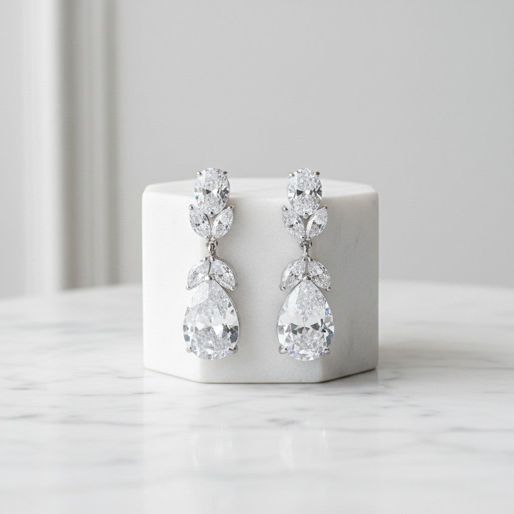 CUBIC ZIRCONIA COLLECTION - CRYSTAL STARLET EARRINGS - CZER501