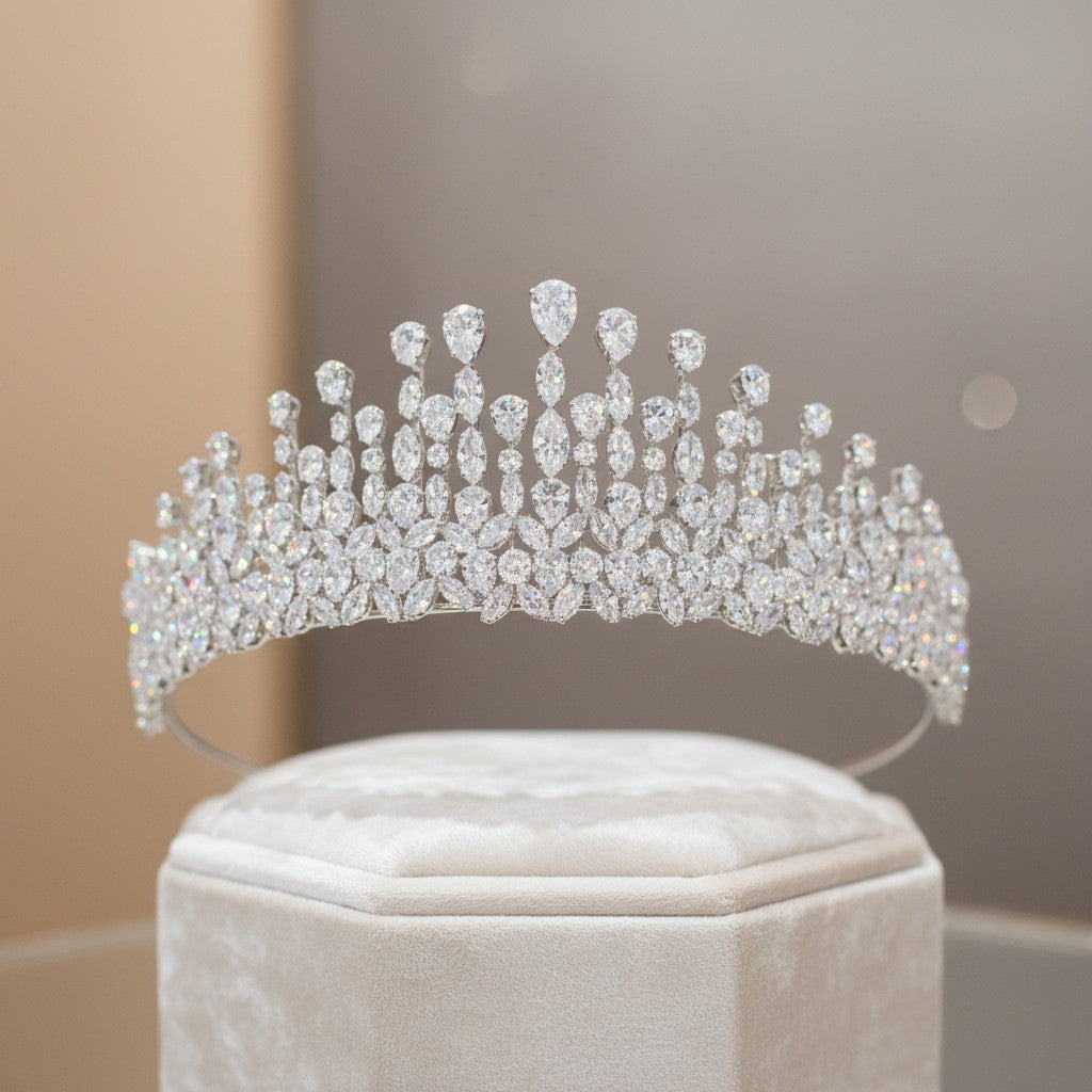 CUBIC ZIRCONIA COLLECTION - GRACEFUL STARLET TIARA - AHB26