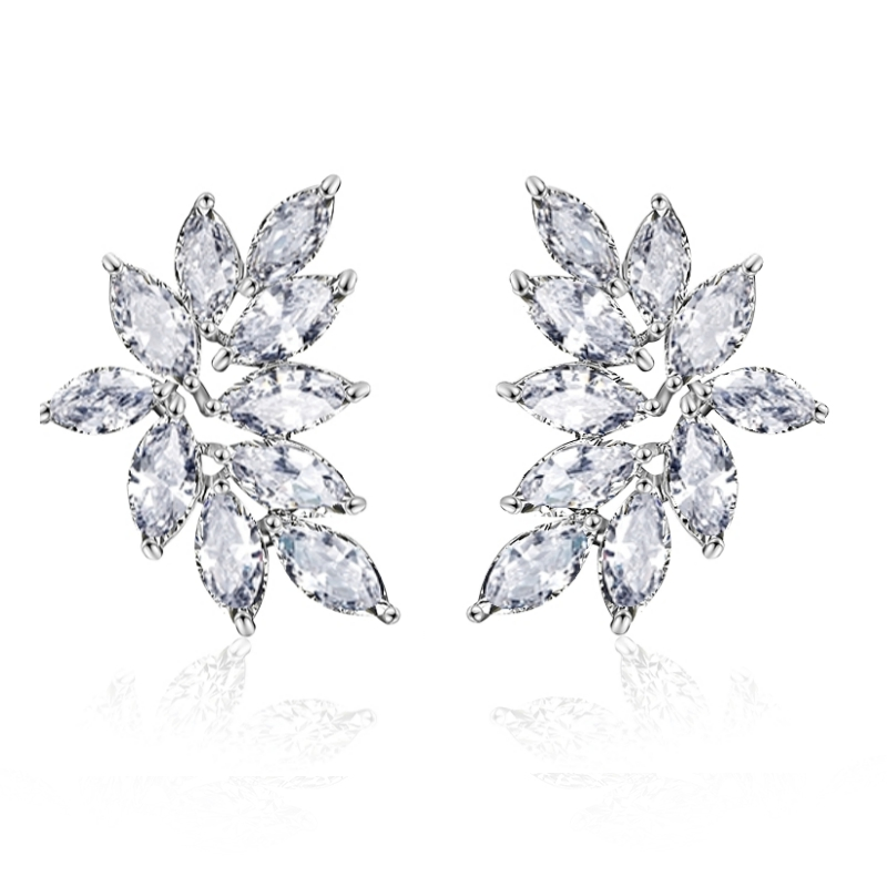 CUBIC ZIRCONIA COLLECTION - CRYSTAL CLUSTER EARRINGS - SILVER - CZER514