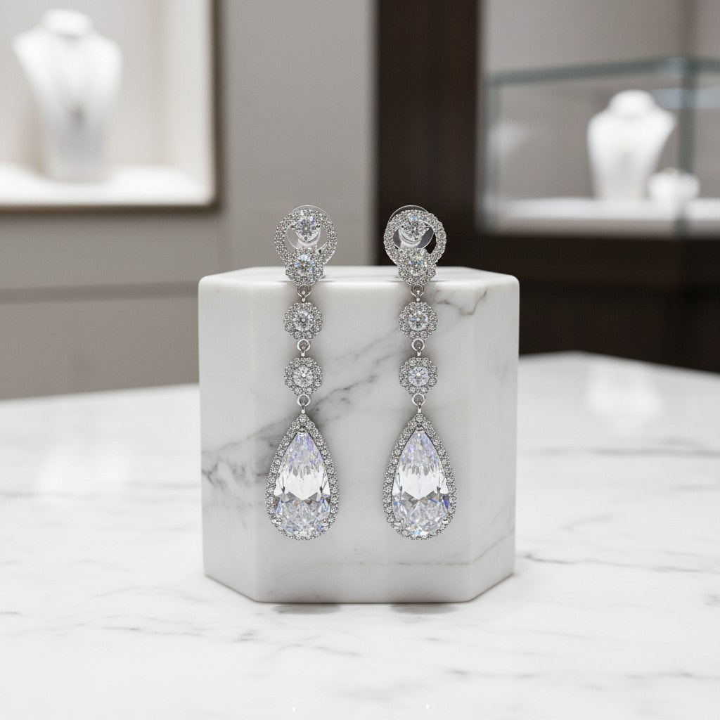 CUBIC ZIRCONIA COLLECTION - CRYSTAL LUXE EARRINGS - CZER516 (CLEAR)