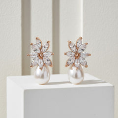 CUBIC ZIRCONIA COLLECTION - GRACEFUL PEARL EARRINGS - CZER511 GOLD