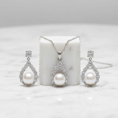 CUBIC ZIRCONIA COLLECTION - PEARL ELEGANCE NECKLACE SET - SILVER (CZNK102)