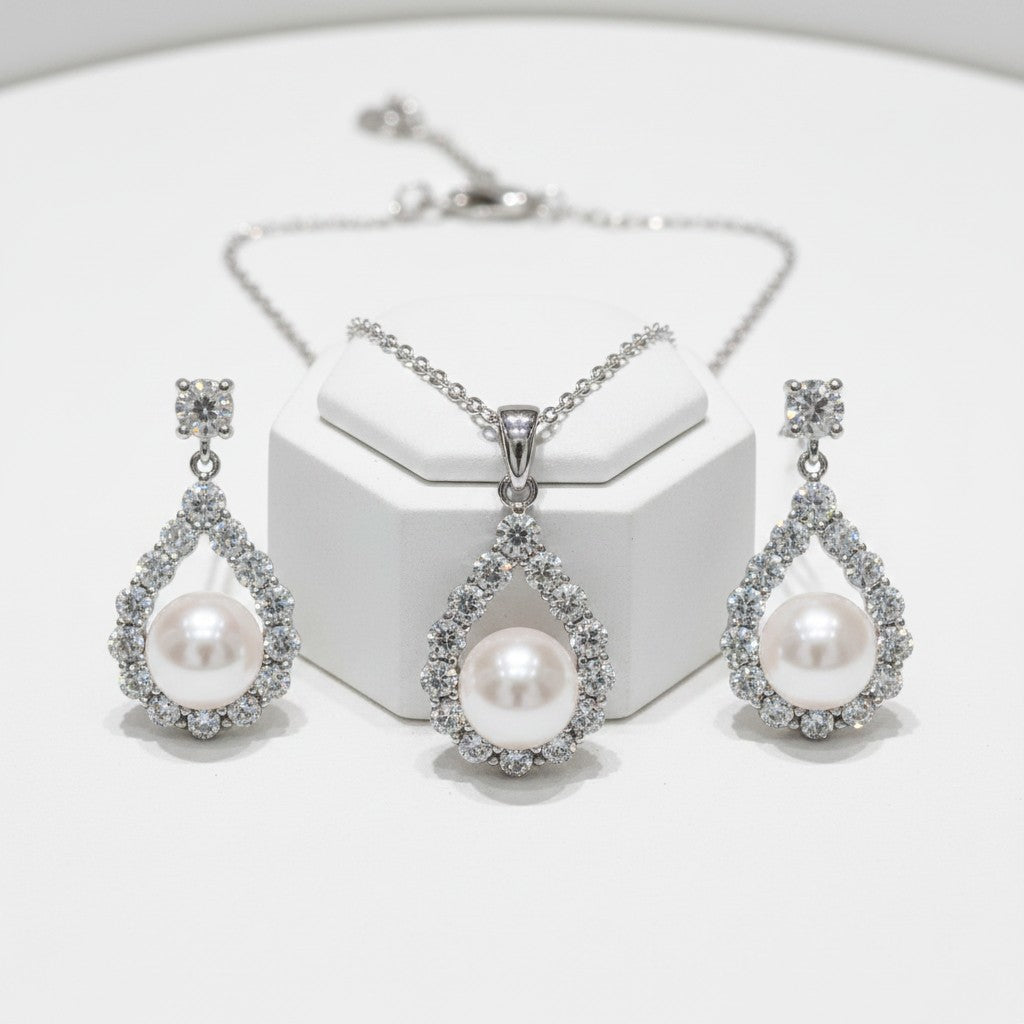 CUBIC ZIRCONIA COLLECTION - PEARL ELEGANCE NECKLACE SET - SILVER (CZNK102)